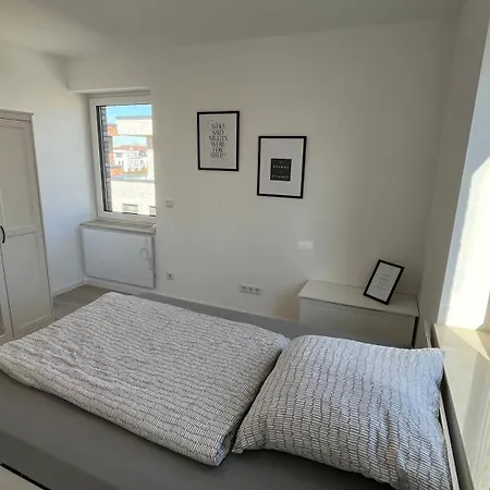 Neue Und Modische Im Duisburger Sueden *