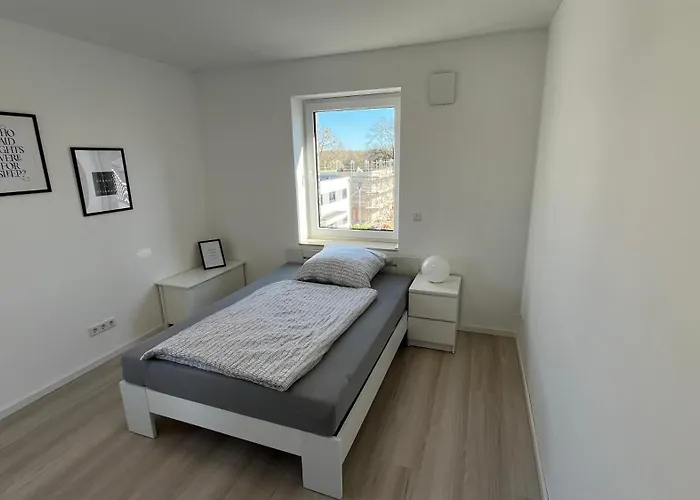 Neue Und Modische Im Duisburger Sueden * Duisburgo